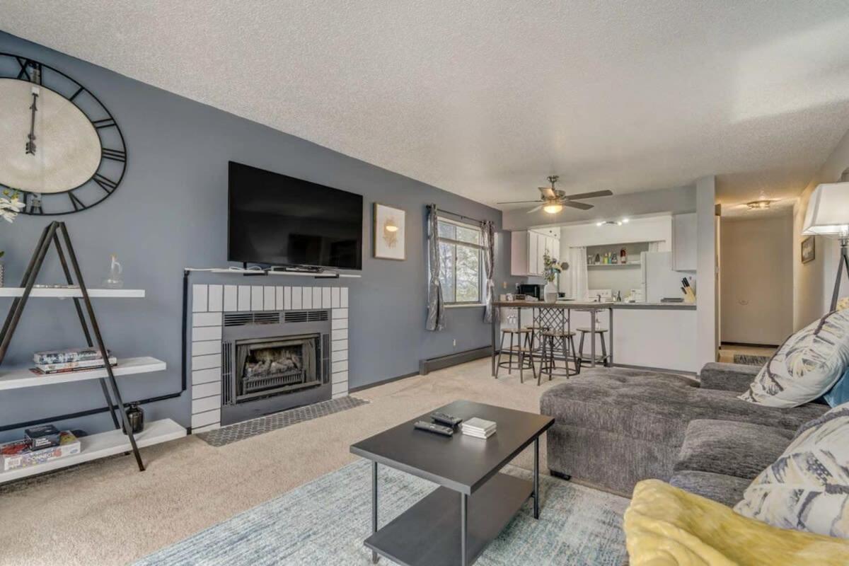 Charming 2bd Near To Stores Restaurants & Hiking Apartment *