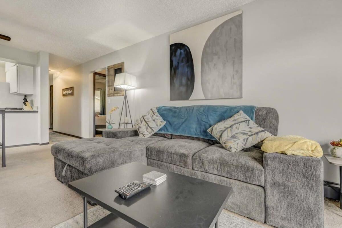 Charming 2bd Near To Stores Restaurants & Hiking Colorado Springs