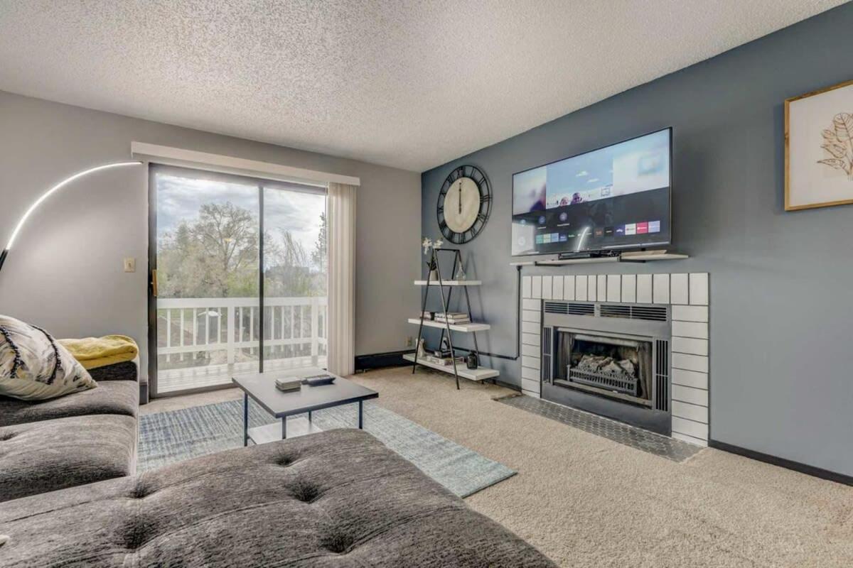 Charming 2bd Near To Stores Restaurants & Hiking